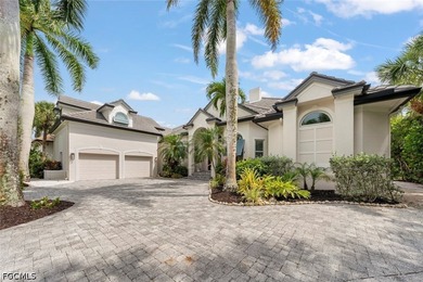 Beautiful fully reimagined and updated home in the private golf - photo 1