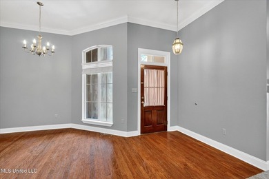 Fantastic location near the North Rec pool and playground! This - photo 5