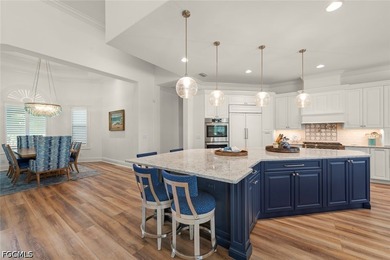 Beautiful fully reimagined and updated home in the private golf - photo 9