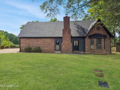 Lake Home For Sale in Southaven, Mississippi