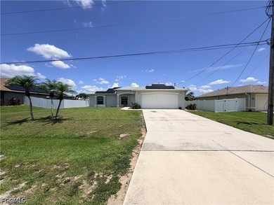 **NEW SOLAR PANELS INCLUDED** Welcome home to this charming - photo 2