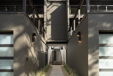 Ideally situated between the Upper East and Lower Riviera, this - photo 2