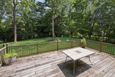 HALESITE COLONIAL Tucked away on a beautifully private - photo 8