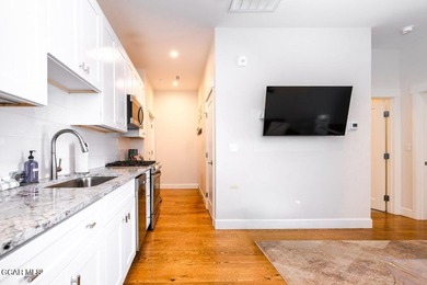 Ground-level 1-bed, 1-bath condo located in the heart of Grand - photo 5