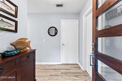 Tucked away on a quiet street, this fully renovated 2-bedroom - photo 3
