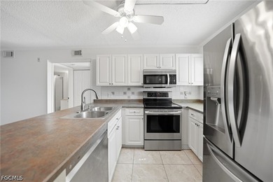 2 bed 2 bath first floor condo in the complex of Villa Manor - photo 7