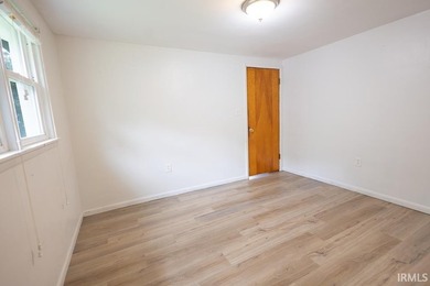 Charming 2-bedroom, 1-bath home situated on a corner lot in - photo 10
