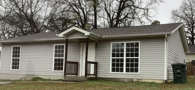 Chickamauga Lake Home Sale Pending in Chattanooga Tennessee