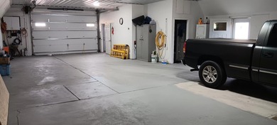 Check out this Riverside warehouse, which is insulated and