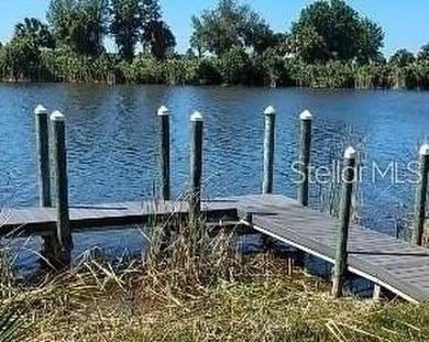 Wow! Highly sought after southern exposure on a deep draft - photo 4