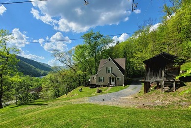 Meadow Creek WV. Lovely home sets above the New River. Four - photo 2