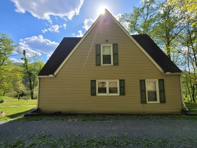 Meadow Creek WV. Lovely home sets above the New River. Four - photo 8