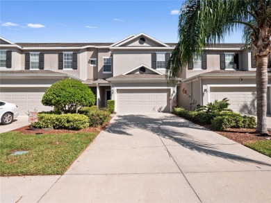 Lake Townhome/Townhouse For Sale in Ocoee, Florida