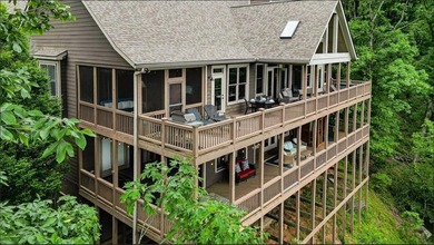 *Endless Sky Lodge* presents a rare opportunity to own a - photo 5
