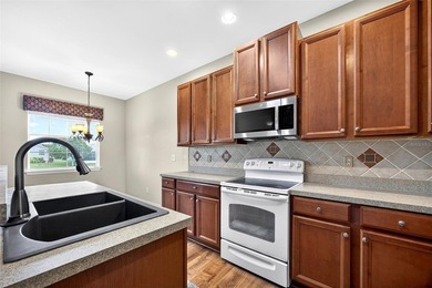 LAKEVIEW 3 BEDROOM, 2 BATH, 2-CAR GARAGE HOME IN 55+ GATED - photo 10