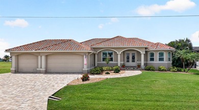 GOLF COURSE & LAKE VIEWS! CUSTOM 3 BEDROOM, 2 BATH, 3-CAR GARAGE - photo 4