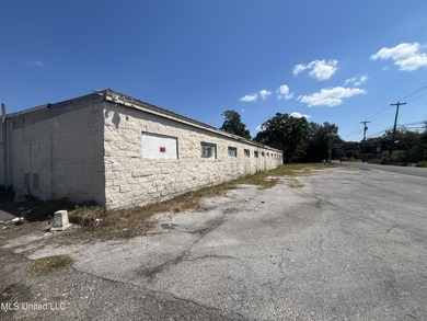 Great Commercial Investment Opportunity- 15,450 sf, not in a - photo 1
