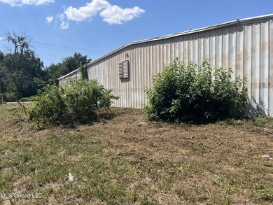 Great Commercial Investment Opportunity- 15,450 sf, not in a - photo 3