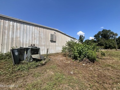 Great Commercial Investment Opportunity- 15,450 sf, not in a - photo 4