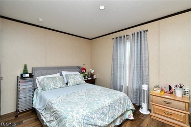Welcome to a great waterfront opportunity in St James city, you - photo 6