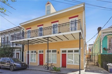 (private lake, pond, coastal) Condo Active Under Contract in New Orleans Louisiana