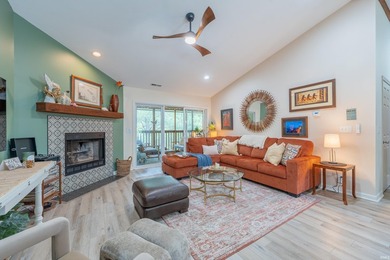 Beautifully updated 2-bedroom, 2-bath, single-level condo - photo 3