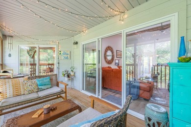 Beautifully updated 2-bedroom, 2-bath, single-level condo - photo 6