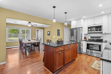 Beautifully appointed lakefront ranch has breathtaking views of - photo 15