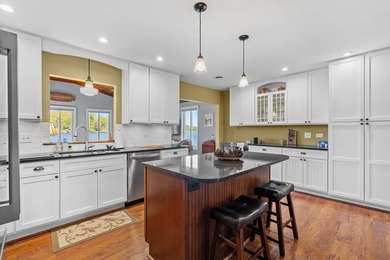 Beautifully appointed lakefront ranch has breathtaking views of - photo 17