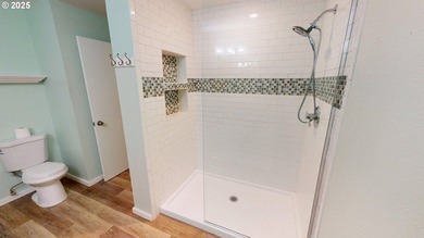 Easy Living in a Desirable Condo Community!Enjoy the convenience - photo 18