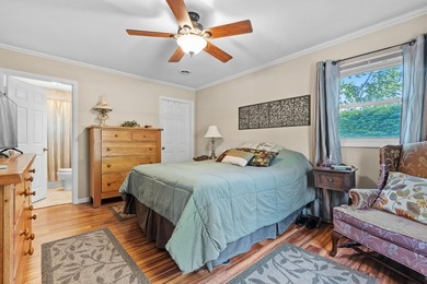 Beautifully appointed lakefront ranch has breathtaking views of - photo 19