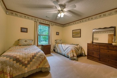 Well-maintained brick home situated on 3 acres outside the city - photo 21