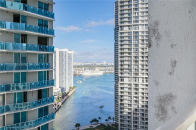 Beautiful corner unit at 500 Brickell, offering 2 bedrooms, 2