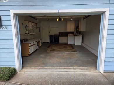 Easy Living in a Desirable Condo Community!Enjoy the convenience - photo 27