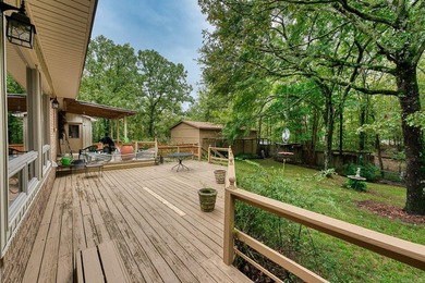 Well-maintained brick home situated on 3 acres outside the city - photo 29