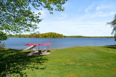 Beautifully appointed lakefront ranch has breathtaking views of - photo 30