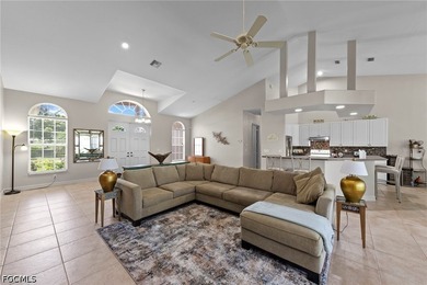 Experience the perfect blend of luxury, comfort, and - photo 9