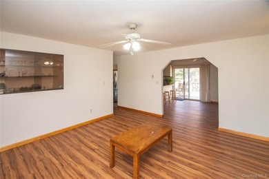 Tucked away on a nice corner lot in a quiet area of Forestburgh - photo 7