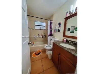 FOR SALE this Beautiful 3/2 Villa, located in an area known for