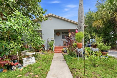Are you searching for your next great investment? This 3 bedroom - photo 1