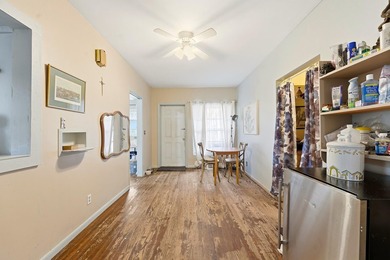 Are you searching for your next great investment? This 3 bedroom - photo 5
