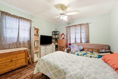 Are you searching for your next great investment? This 3 bedroom - photo 8