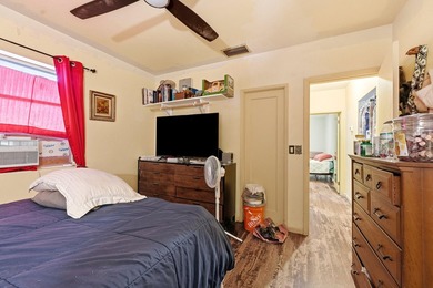 Are you searching for your next great investment? This 3 bedroom - photo 10