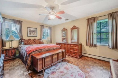 Spacious and well-maintained L-shaped ranch offering the perfect - photo 12