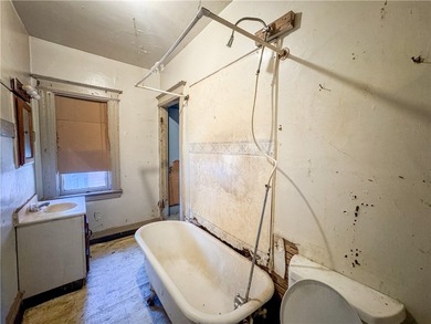 NO DELAYED NEGOTIATIONS - PRICED TO SELL - 5 BED / 1 BATH SINGLE - photo 15
