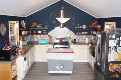 Additional listing photo 4