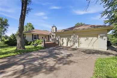 Rare opportunity to own a beautiful ranch home on 10.29 scenic - photo 1