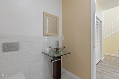Roads End spacious and modern expansive open concept living home - photo 23