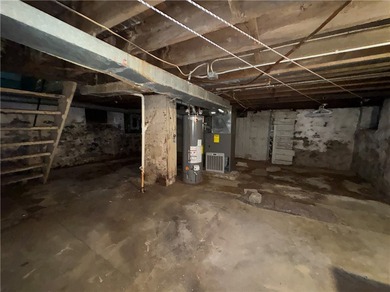 NO DELAYED NEGOTIATIONS - PRICED TO SELL - 5 BED / 1 BATH SINGLE - photo 27