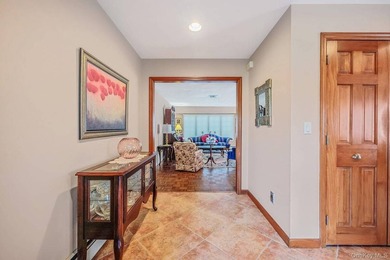 Spacious and well-maintained L-shaped ranch offering the perfect - photo 27